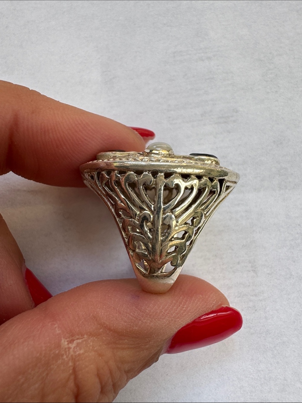 Sterling silver Filigree Statement Ring with Black, Red & Pearl Accents - Picture 4 of 5